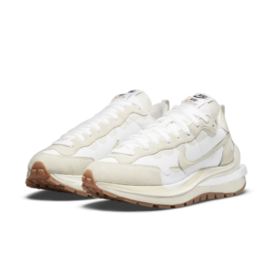 Nike vaporwaffle sacai sail gum